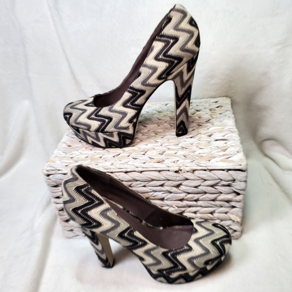 Madden Girl Herringbone Pattern Pumps Chunky Heel Platform Women's Size 9 Heels